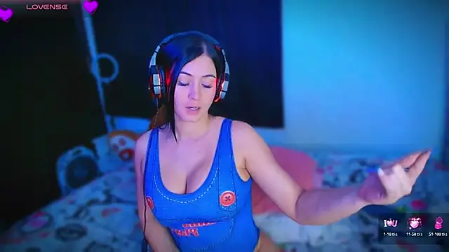 Snapshot of Mishukitty chatting on 10.09.25 Mishukitty online show from 10.09.25