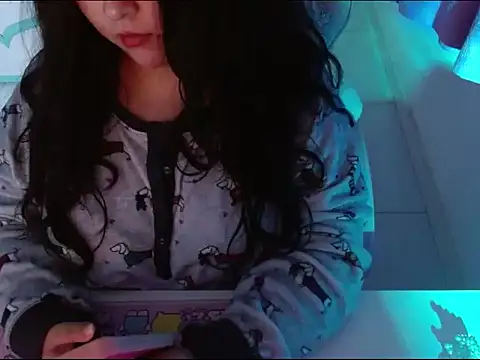 Snapshot of KittyK3 chatting on 10.02.25 KittyK3 online show from 10.02.25