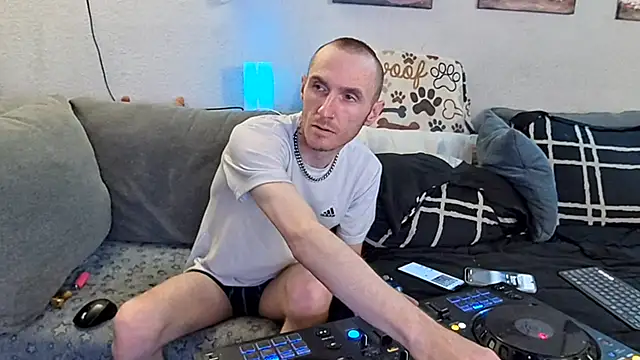 pyrowuff online show from 02.12.26