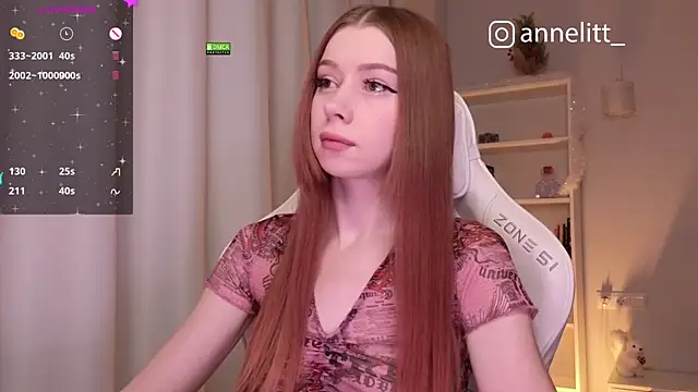 Snapshot of Annelitt chatting on 12.23.24 Annelitt online show from 12.23.24