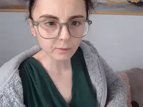 Snapshot of cleophee chatting on 01.16.25 cleophee online show from 01.16.25