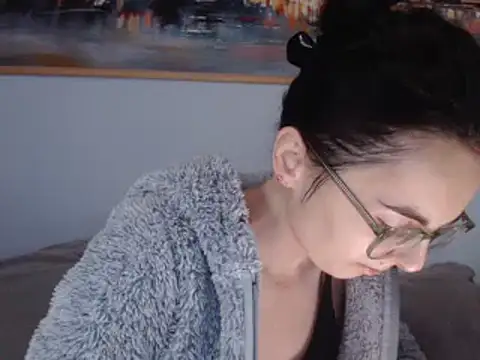 Snapshot of cleophee chatting on 01.20.25 cleophee online show from 01.20.25