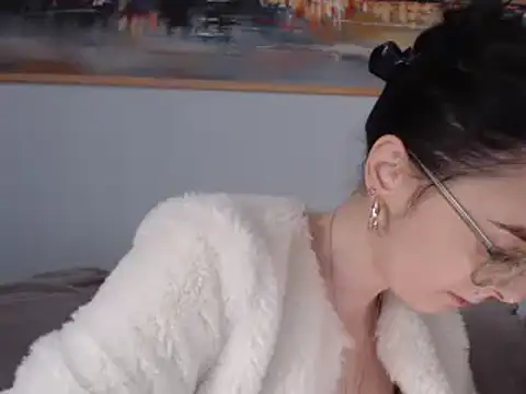 Snapshot of cleophee chatting on 01.21.25 cleophee online show from 01.21.25