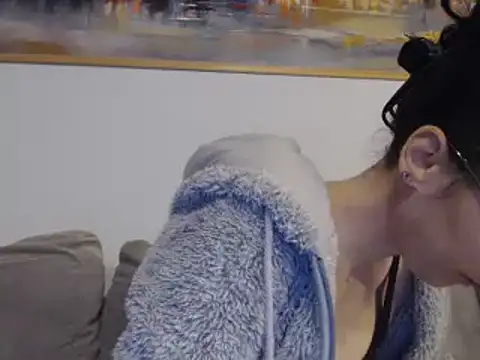 Snapshot of cleophee chatting on 01.22.25 cleophee online show from 01.22.25