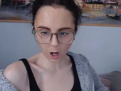 Snapshot of cleophee chatting on 01.22.25 cleophee online show from 01.22.25