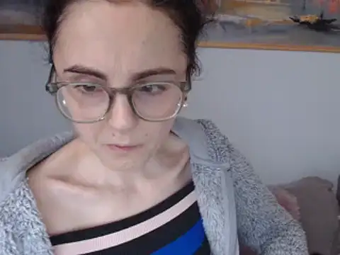 Snapshot of cleophee chatting on 02.04.25 cleophee online show from 02.04.25