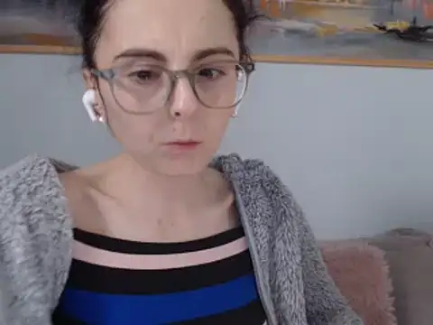 Snapshot of cleophee chatting on 02.04.25 cleophee online show from 02.04.25