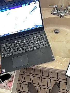 Snapshot of Exclusivenutxxx chatting on 11.10.25 Exclusivenutxxx online show from 11.10.25