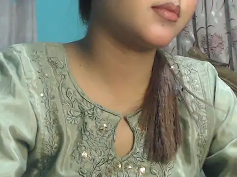 Snapshot of NancyRuvi chatting on 10.31.25 NancyRuvi online show from 10.31.25