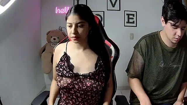 Snapshot of kim_sex_hot chatting on 10.18.25 kim sex hot online show from 10.18.25