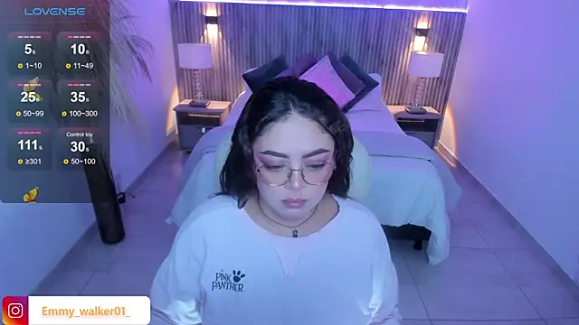 emmy walker online show from 10.03.25