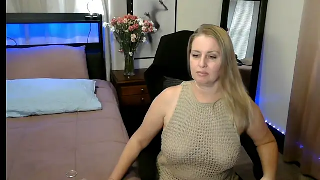 HollieBim online show from 09.11.25