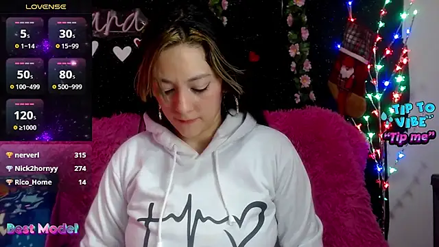 Snapshot of CiaraaSweet chatting on 12.04.24 CiaraaSweet online show from 12.04.24