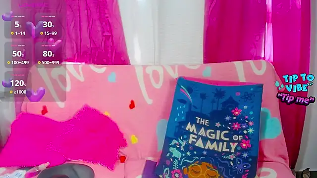 Snapshot of CiaraaSweet chatting on 09.13.25 CiaraaSweet online show from 09.13.25