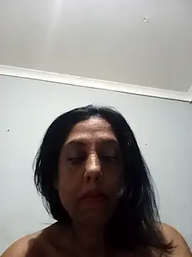 Snapshot of Mahi4luv chatting on 04.13.26 Mahi4luv online show from 04.13.26
