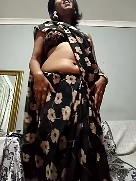 Snapshot of Mahi4luv chatting on 04.19.26 Mahi4luv online show from 04.19.26
