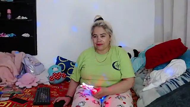 estrellita fugaz16x online show from 12.13.24