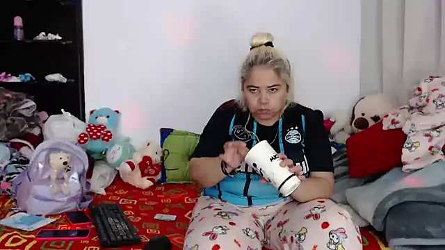 estrellita fugaz16x online show from 12.14.24