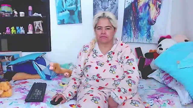 estrellita fugaz16x online show from 02.03.25