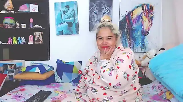 estrellita fugaz16x online show from 02.11.25