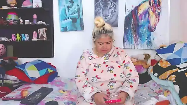 estrellita fugaz16x online show from 03.08.25