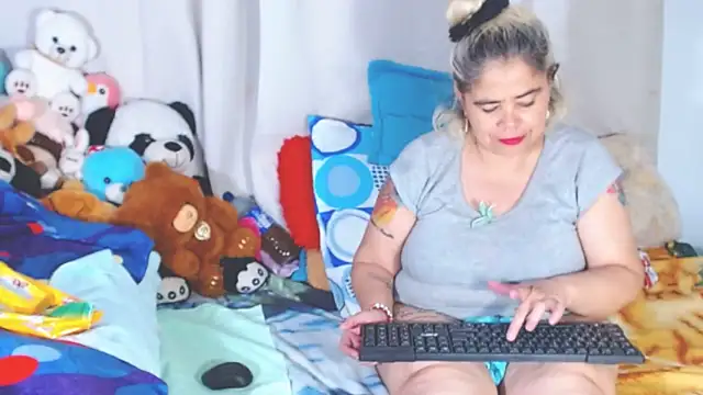 estrellita fugaz16x online show from 09.28.25