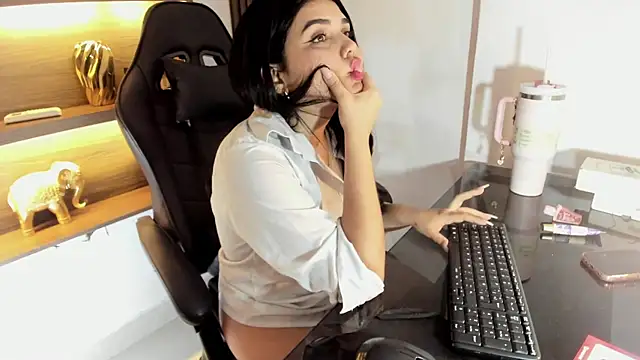 Maddysex  online show from 03.10.25