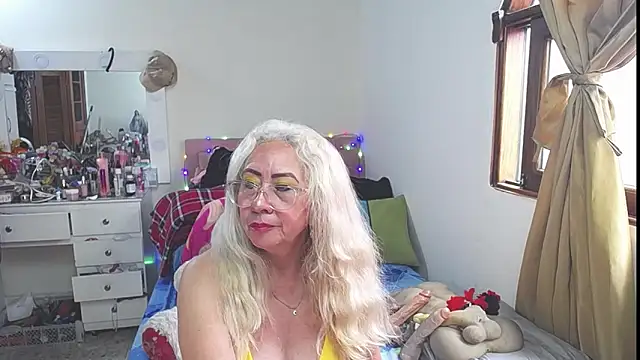lucy belle bm online show from 11.04.25