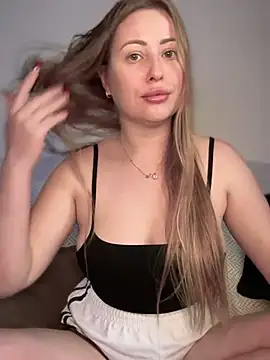 Snapshot of AlisaWhite chatting on 01.13.25 AlisaWhite online show from 01.13.25