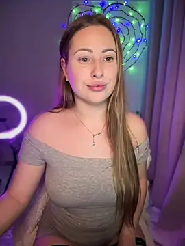 Snapshot of AlisaWhite chatting on 03.19.25 AlisaWhite online show from 03.19.25