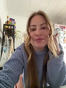 AlisaWhite online show from 04.12.26