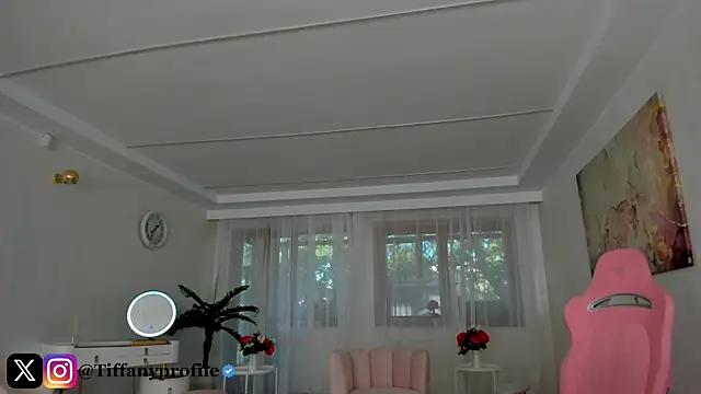 Snapshot of TiffanyHouston_ chatting on 09.18.25 TiffanyHouston online show from 09.18.25