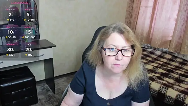 Snapshot of Frau_Marta chatting on 02.02.25 Frau Marta online show from 02.02.25