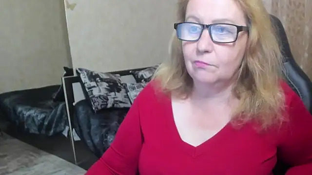 Snapshot of Frau_Marta chatting on 10.17.25 Frau Marta online show from 10.17.25