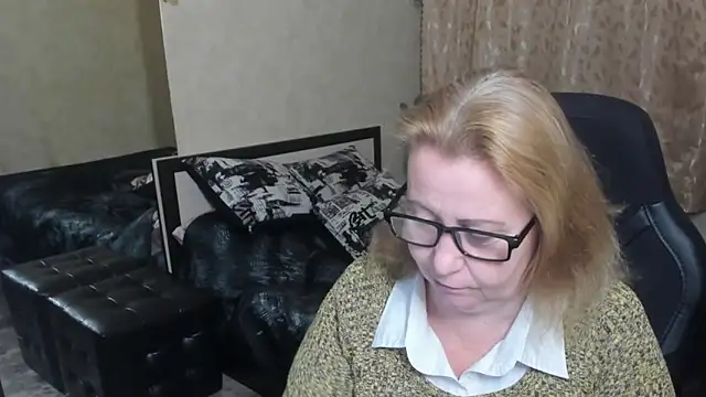 Frau Marta online show from 11.21.25