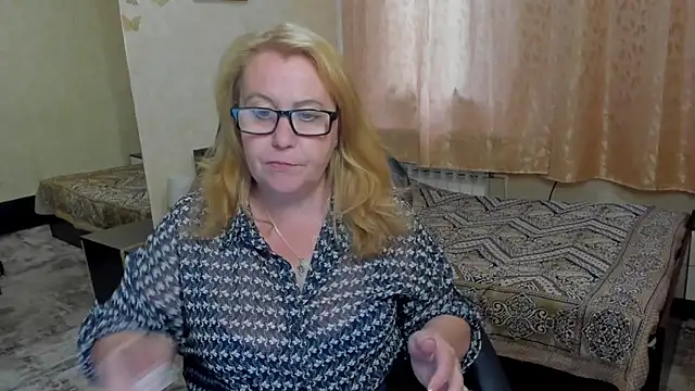 Frau Marta online show from 06.11.26