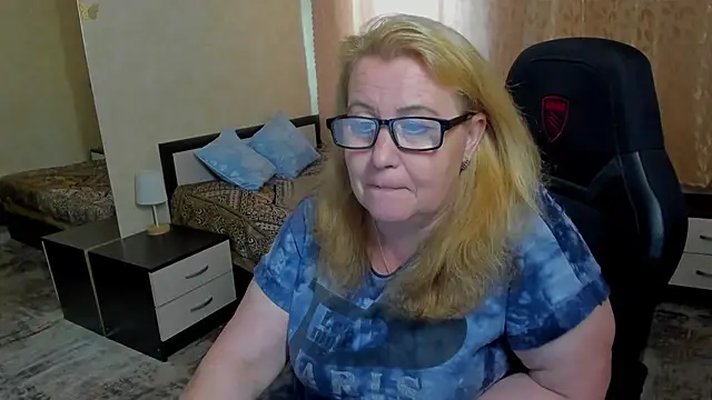 Snapshot of Frau_Marta chatting on 06.14.26 Frau Marta online show from 06.14.26
