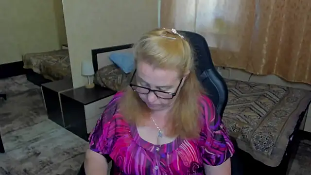 Snapshot of Frau_Marta chatting on 06.20.26 Frau Marta online show from 06.20.26
