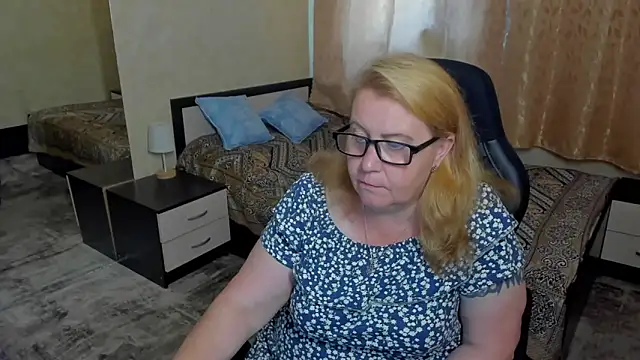 Snapshot of Frau_Marta chatting on 06.21.26 Frau Marta online show from 06.21.26