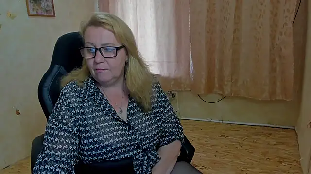Snapshot of Frau_Marta chatting on 07.03.26 Frau Marta online show from 07.03.26