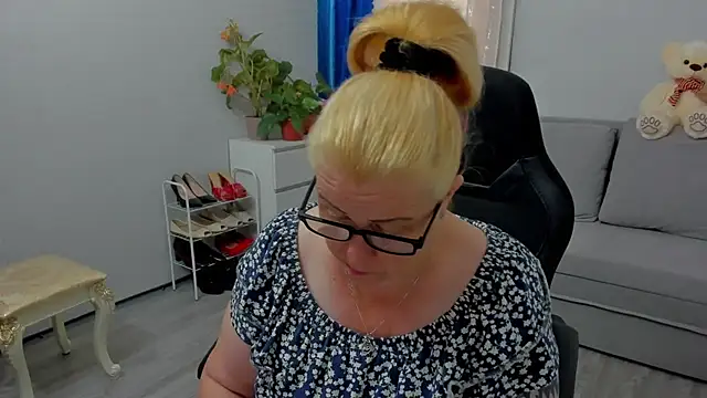 Snapshot of Frau_Marta chatting on 07.31.26 Frau Marta online show from 07.31.26