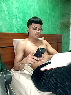 pinedasex777 online show from 10.12.25