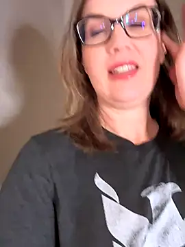 MaiseKnox online show from 11.08.25