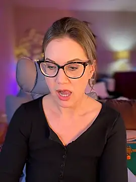 Snapshot of MaiseKnox chatting on 02.17.26 MaiseKnox online show from 02.17.26