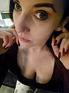 Alina Lamour online show from 12.18.25