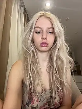 Snapshot of AnikaBest chatting on 10.31.25 AnikaBest online show from 10.31.25