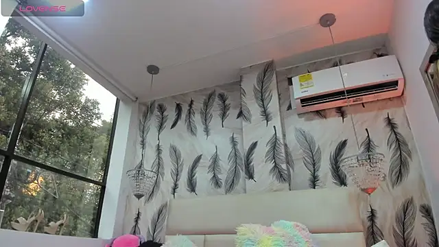 Snapshot of Vivi_prinncess chatting on 09.28.25 Vivi prinncess online show from 09.28.25