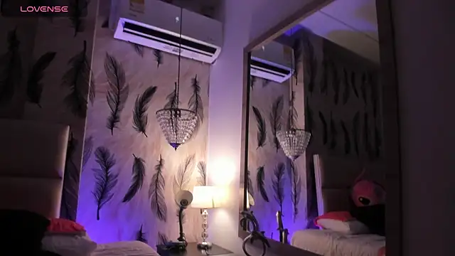 Snapshot of Vivi_prinncess chatting on 10.10.25 Vivi prinncess online show from 10.10.25