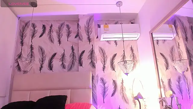 Snapshot of Vivi_prinncess chatting on 10.17.25 Vivi prinncess online show from 10.17.25