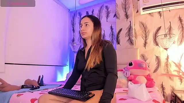 Snapshot of Vivi_prinncess chatting on 10.29.25 Vivi prinncess online show from 10.29.25